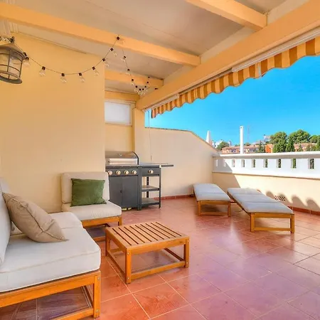 Апартаменти Stunning Penthouse