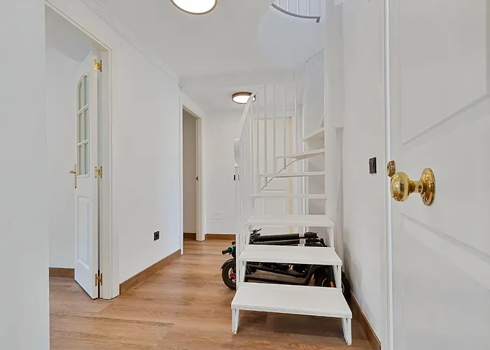 Stunning Penthouse דירה